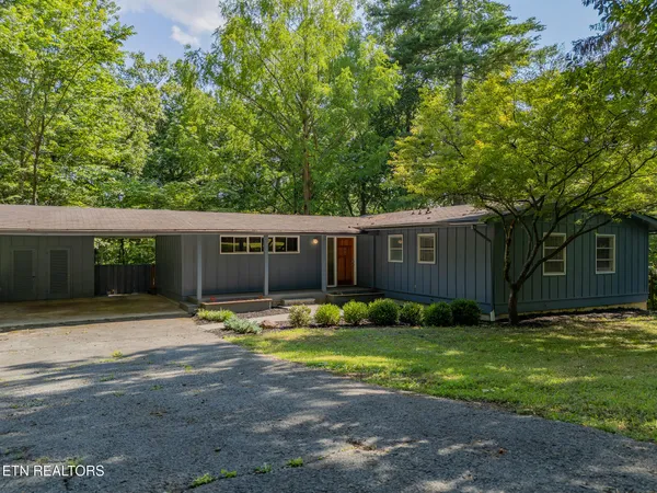 $439,900 | 909 West Outer Drive, Oak Ridge, TN 37830