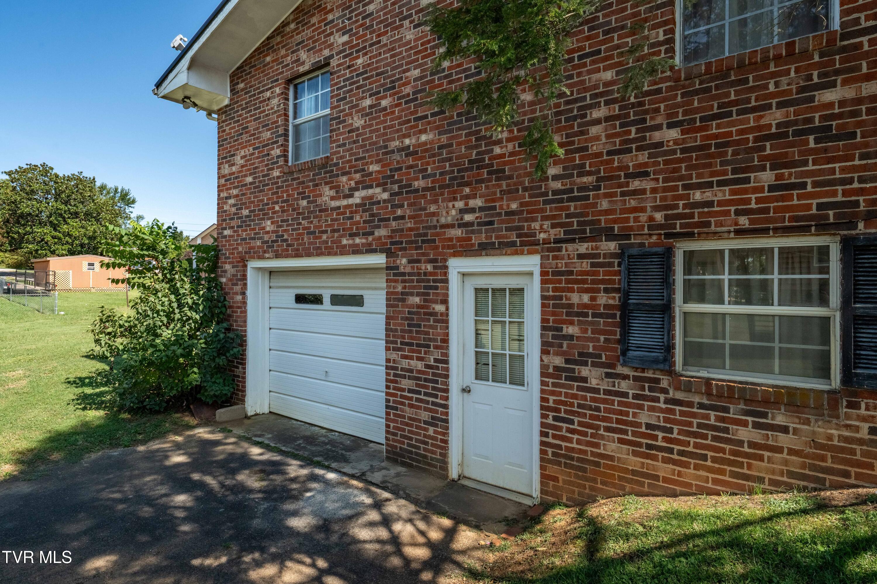 71 Goddard Drive Greeneville, TN 37745 - Photo 27 of 53 71 Goddard Dr (24 of 56)