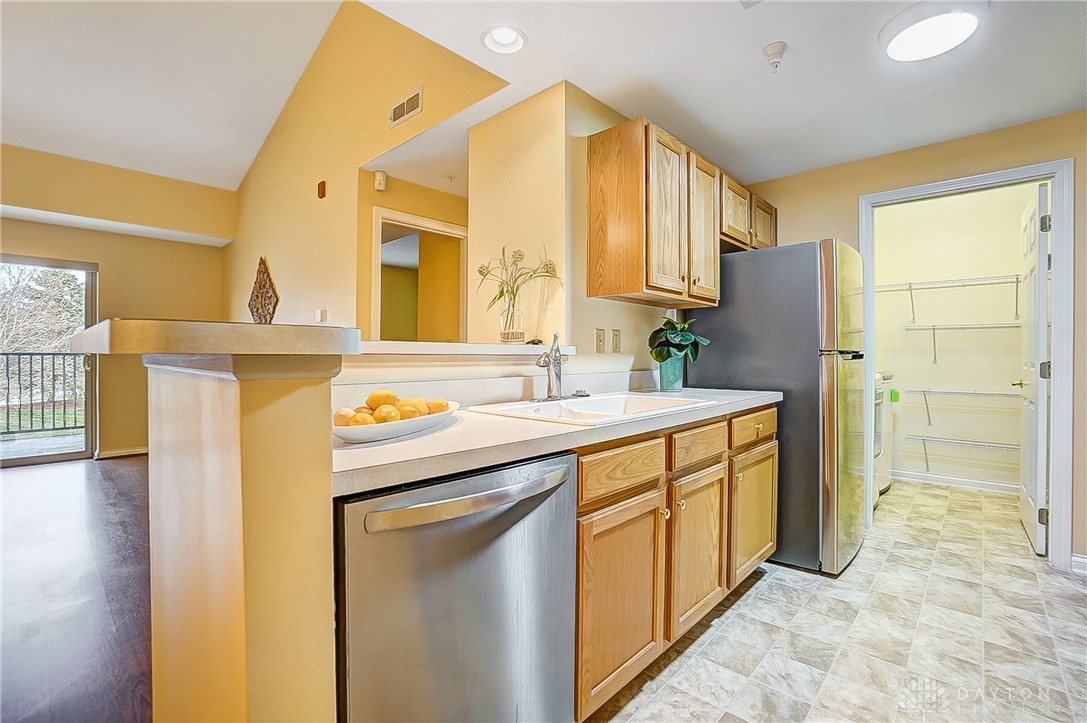 3170 East Stroop Road, Unit 215 Dayton, OH 45440 - Photo 9 of 28
