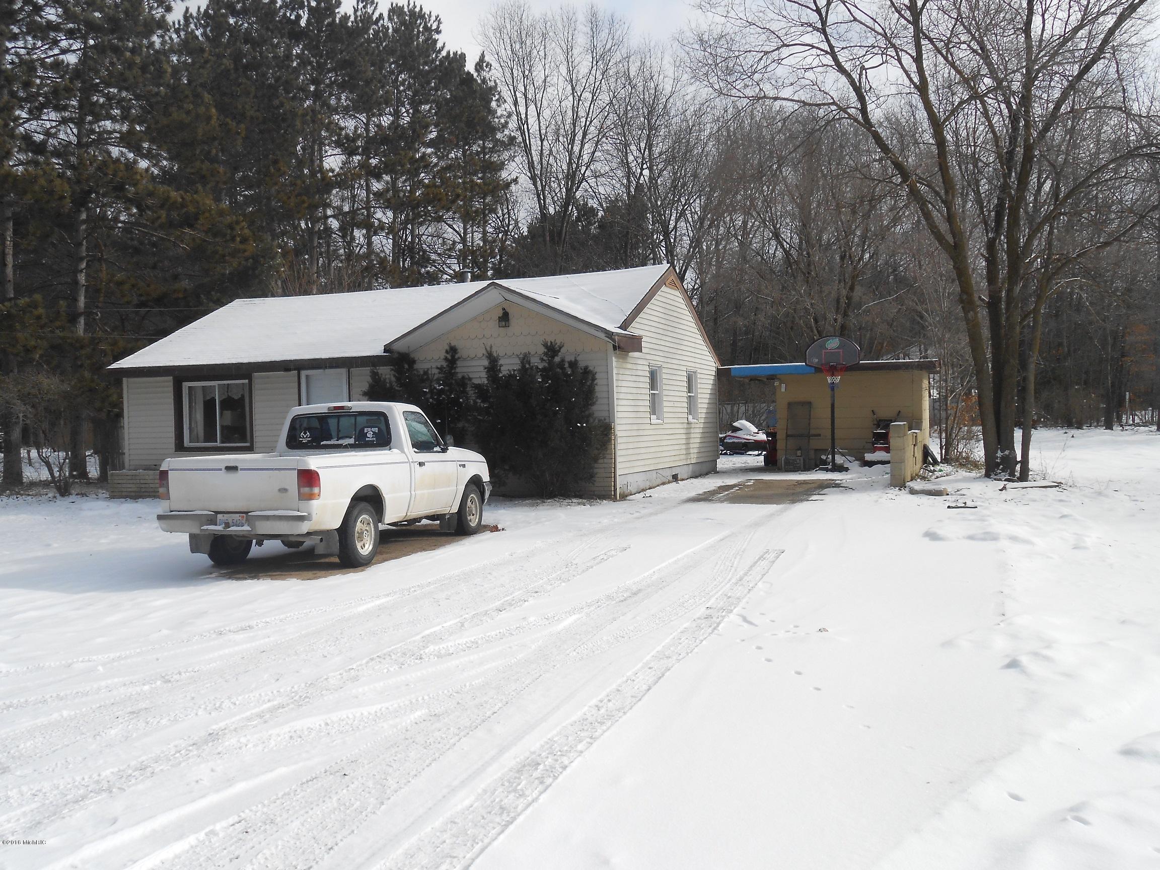1492 Horton Road Muskegon, MI 49445 - Photo 2 of 9 Horton Carport