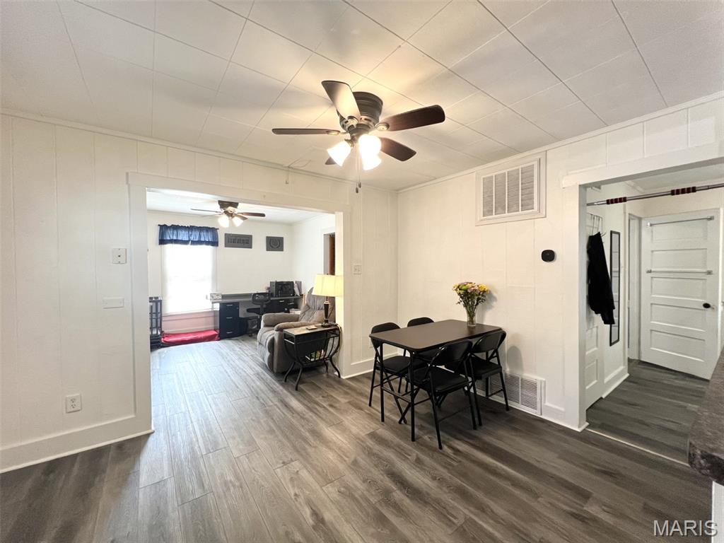 413 West Seward Street Hillsboro, IL 62049 - Photo 7 of 21