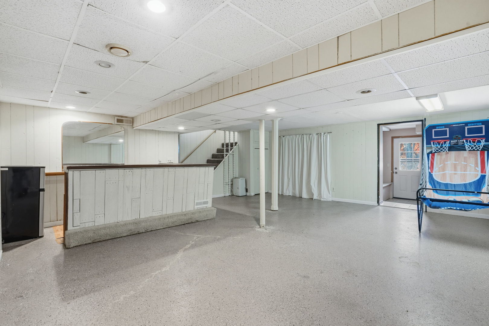 3900 28th Street Rock Island, IL 61201 - Photo 19 of 27 a view of an empty room