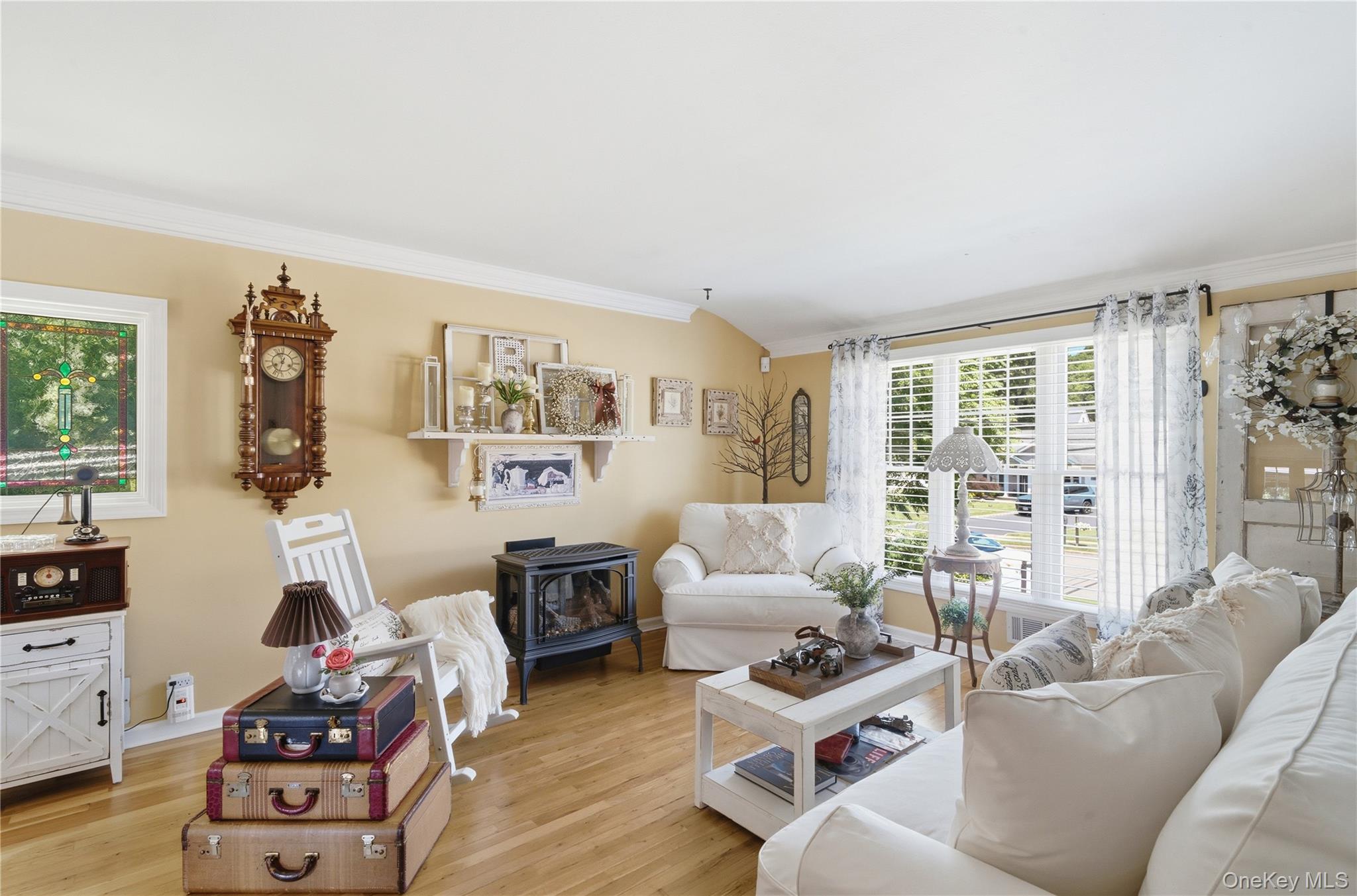 50 Amsterdam Road Smithtown, NY 11787 - Photo 7 of 42