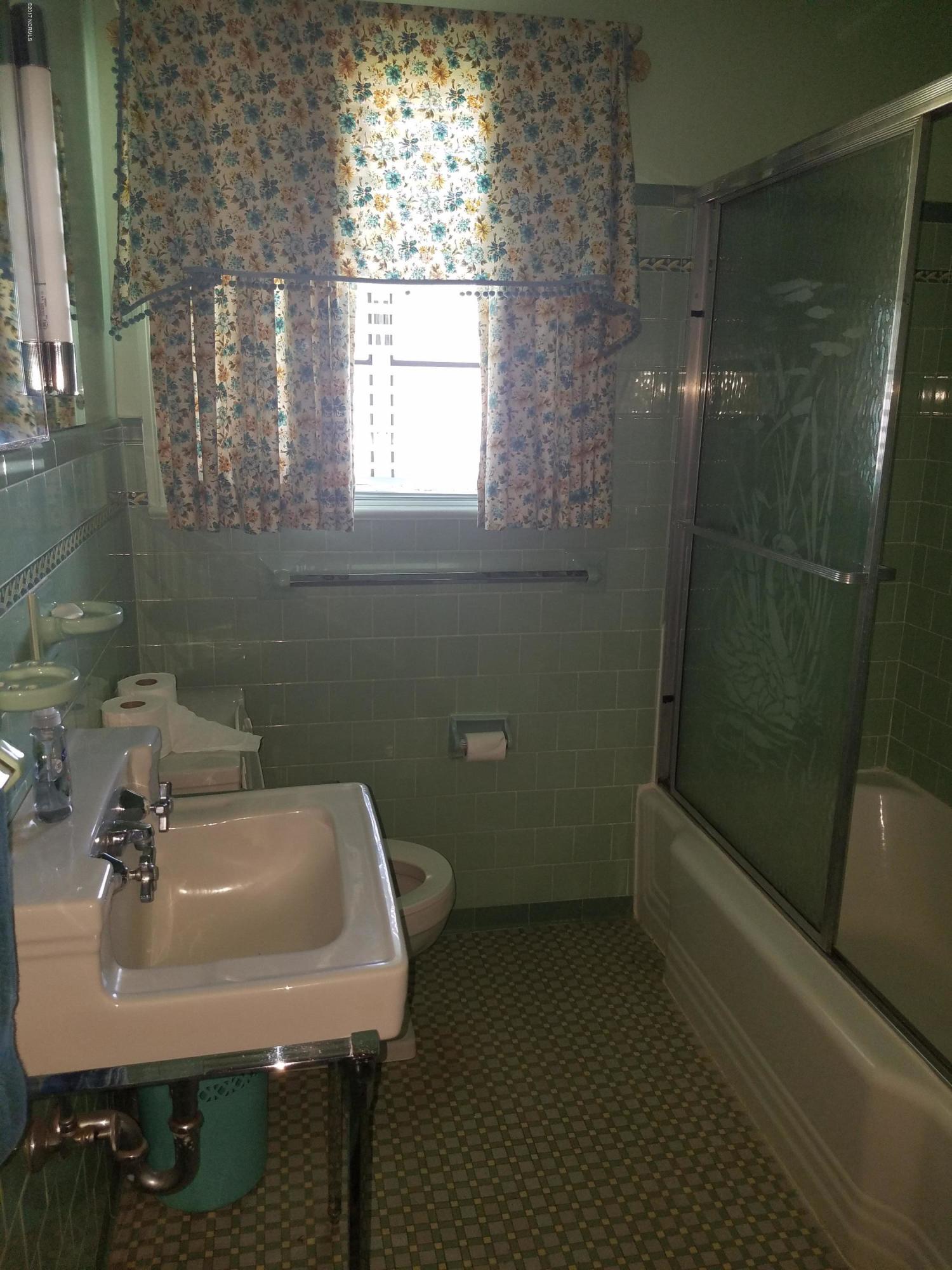 614 Daughety Road Kinston, NC 28501 - Photo 17 of 17 bathroom