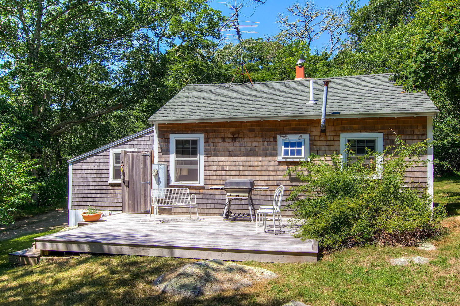 1 Old North Road Chilmark, MA 02535 - Photo 21 of 35 guest cottage