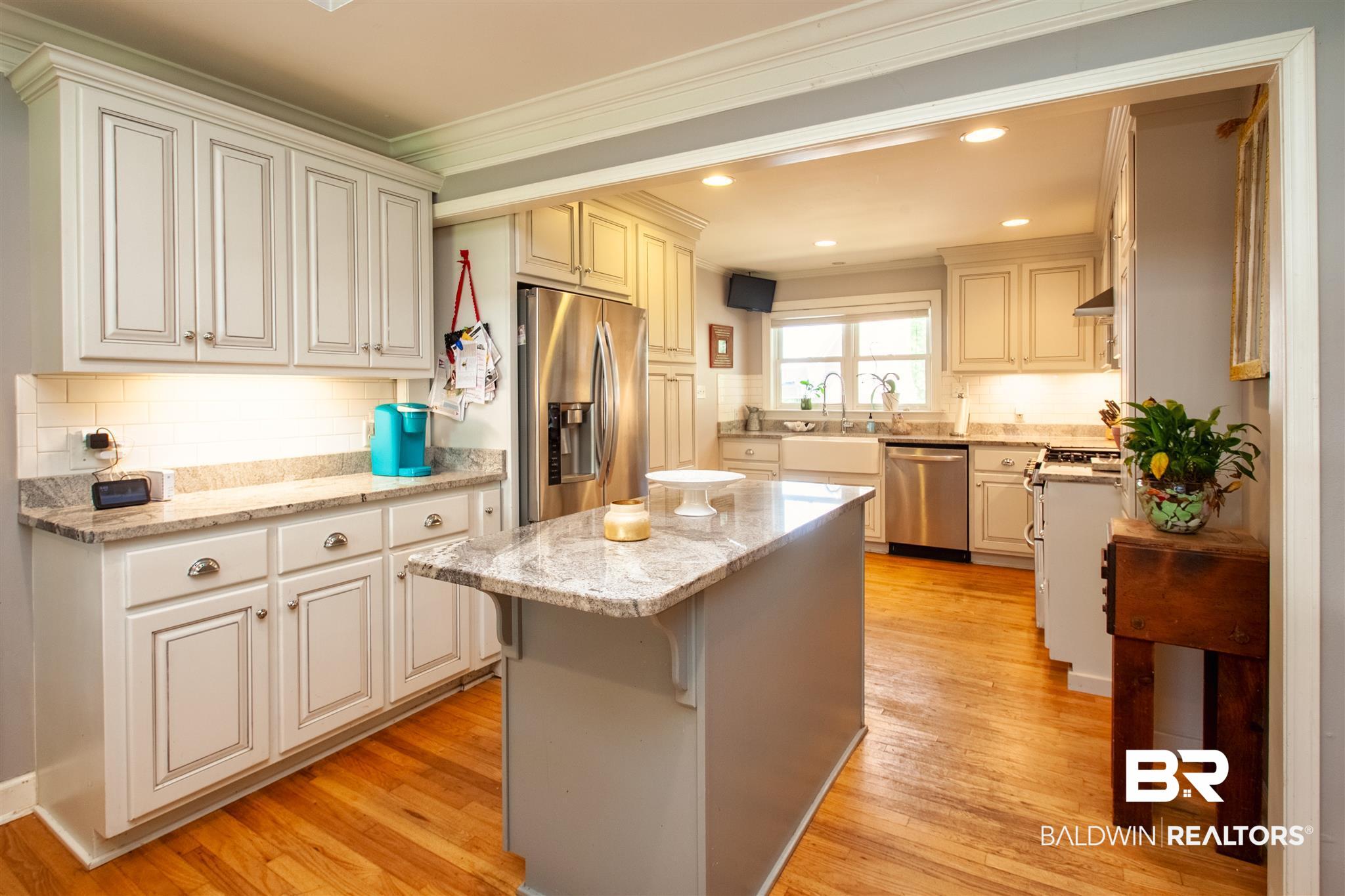 410 Myrtle Street Fairhope, AL 36532 - Photo 9 of 44