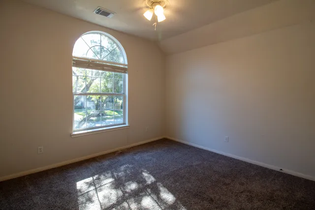 $2,375 | 2111 Grovewood Park, Conroe, TX 77385