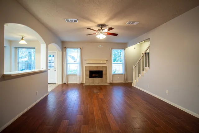 $2,375 | 2111 Grovewood Park, Conroe, TX 77385