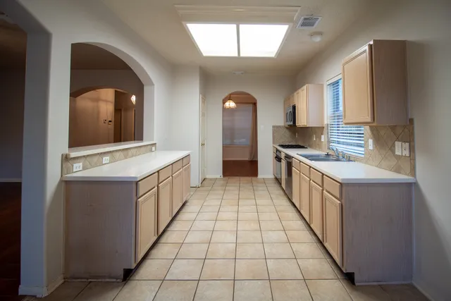 $2,375 | 2111 Grovewood Park, Conroe, TX 77385