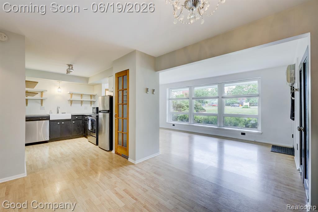 4345 Crooks Road, Unit 4 Royal Oak, MI 48073 - Photo 11 of 35