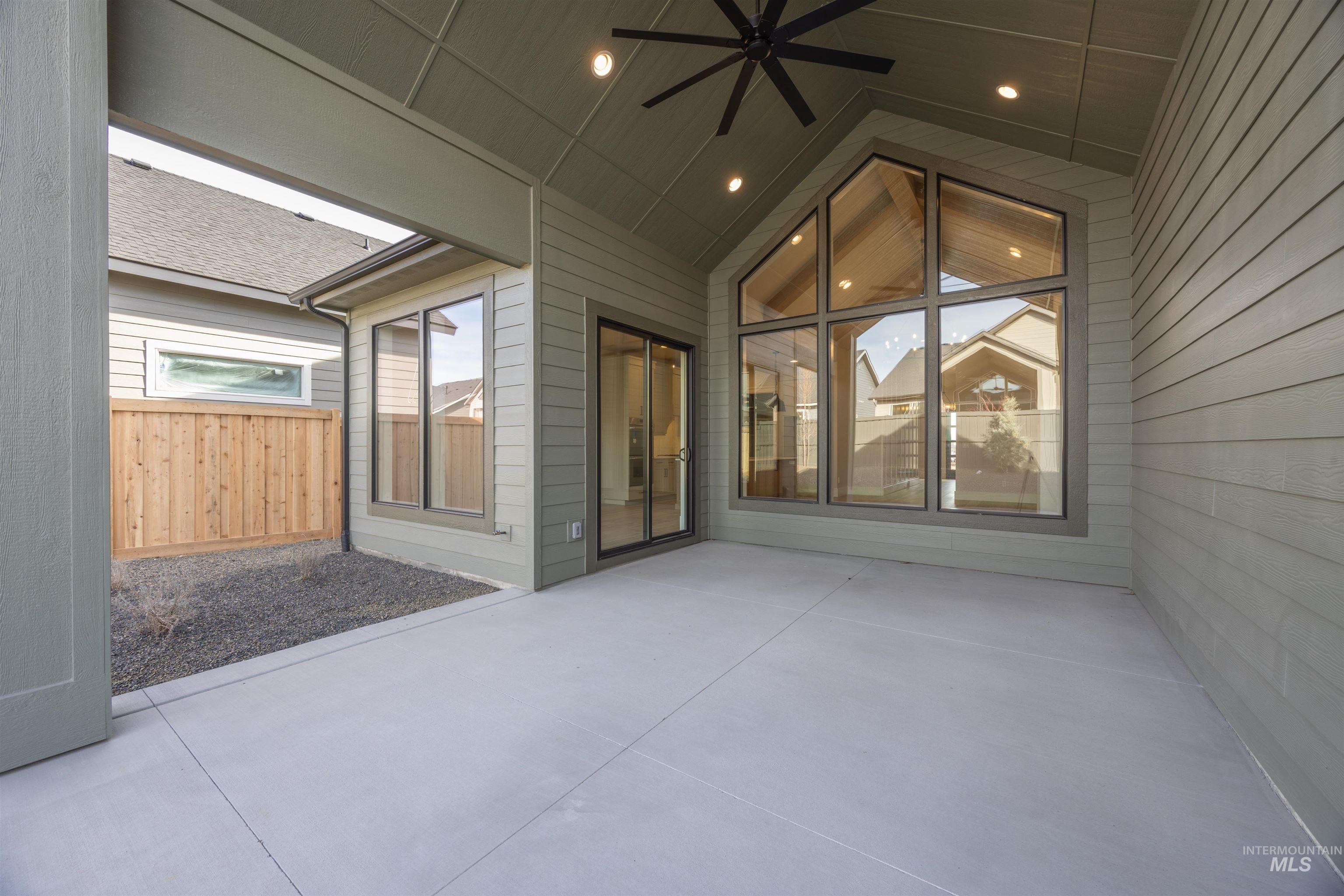 1048 East Escalation Street Meridian, ID 83642 - Photo 37 of 44 View of patio / terrace with a ceiling fan