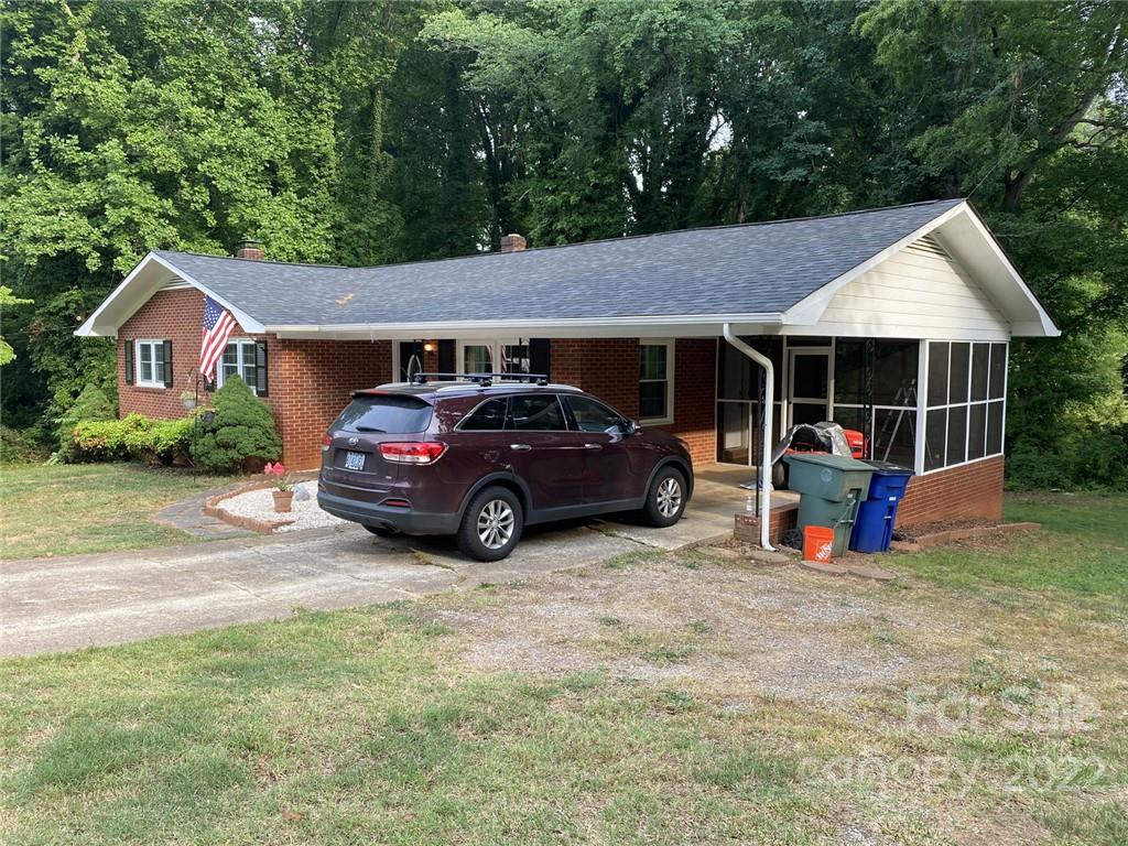 409 3rd St Place Southwest Conover, NC 28613 - Photo 3 of 34 Gallery Image 3