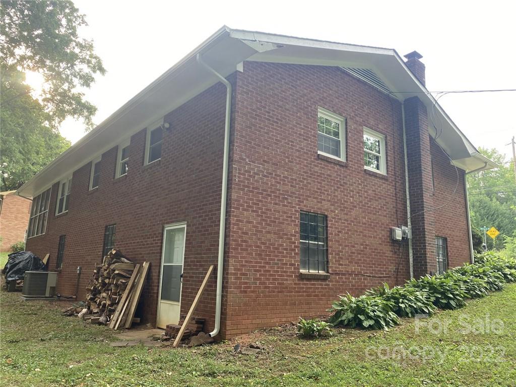 409 3rd St Place Southwest Conover, NC 28613 - Photo 8 of 34 Gallery Image 8