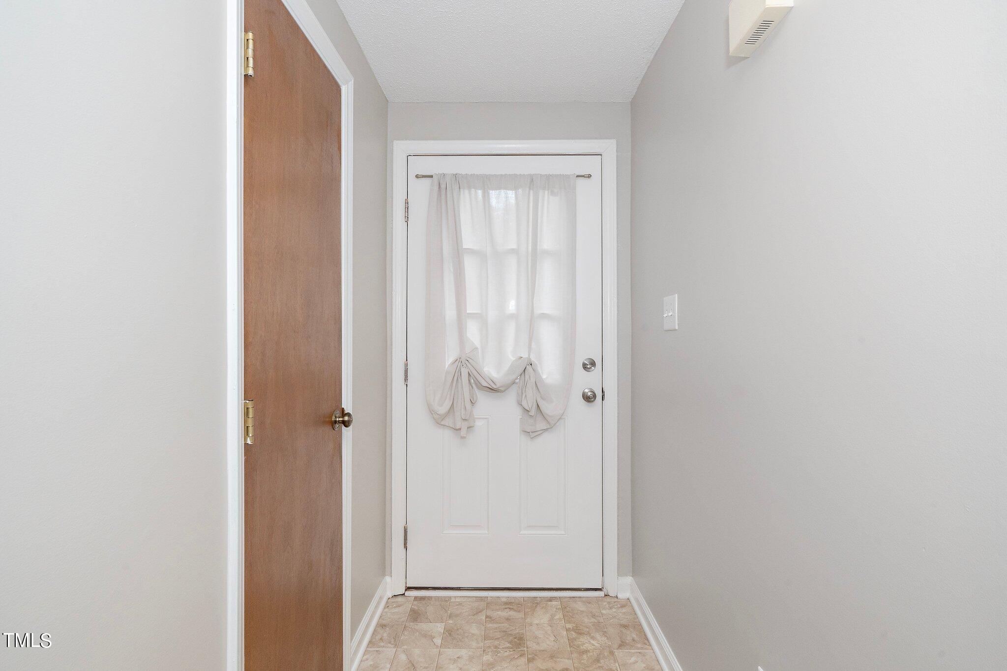 5-web-or-mls-105 Rockspray Court (10 of