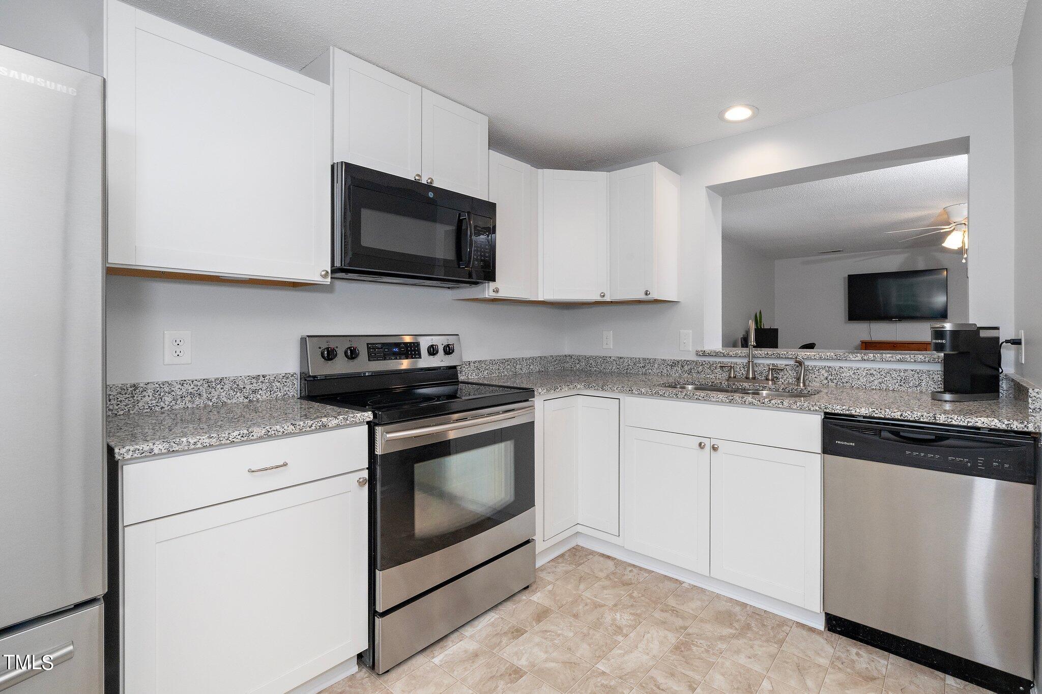 7-web-or-mls-105 Rockspray Court (12 of