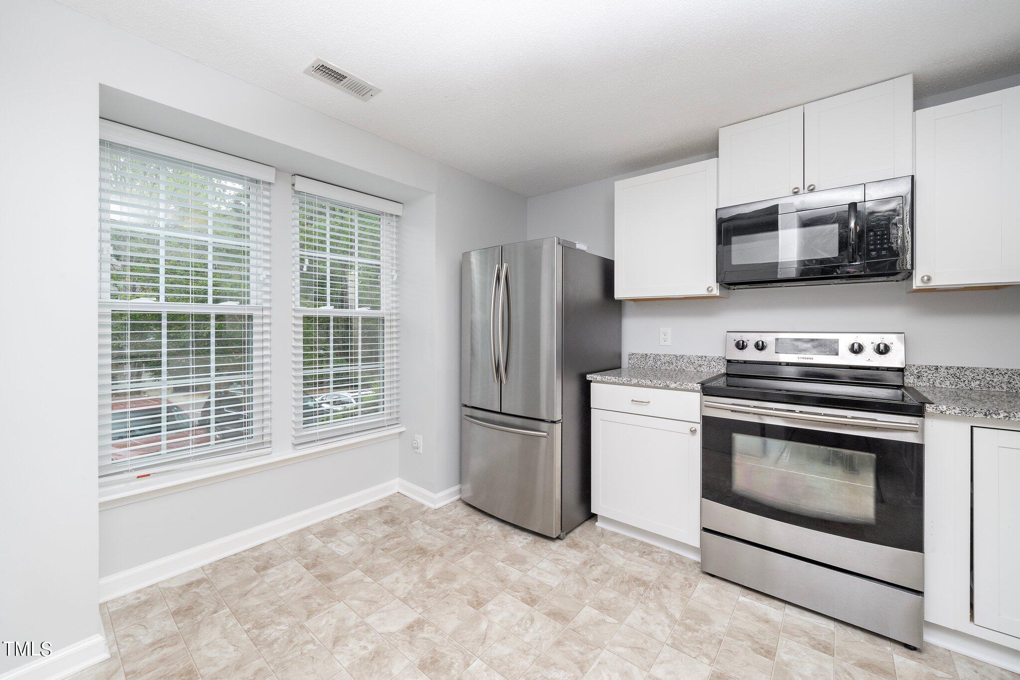 8-web-or-mls-105 Rockspray Court (13 of
