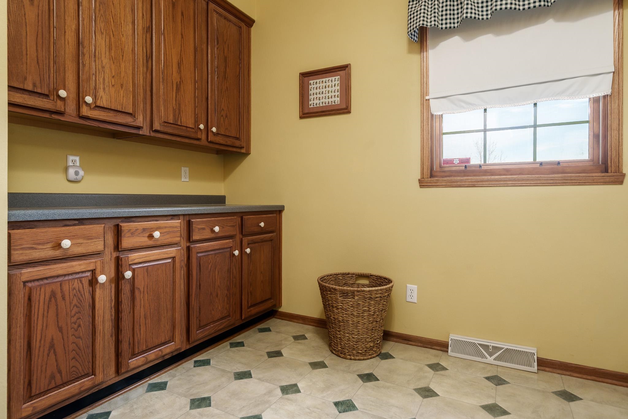 9293 Forest Ridge Drive Roscoe, IL 61073 - Photo 18 of 37 Gallery Image 18