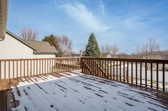 $419,900 | 9293 Forest Ridge Drive, Roscoe, IL 61073