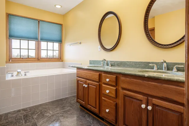 $419,900 | 9293 Forest Ridge Drive, Roscoe, IL 61073