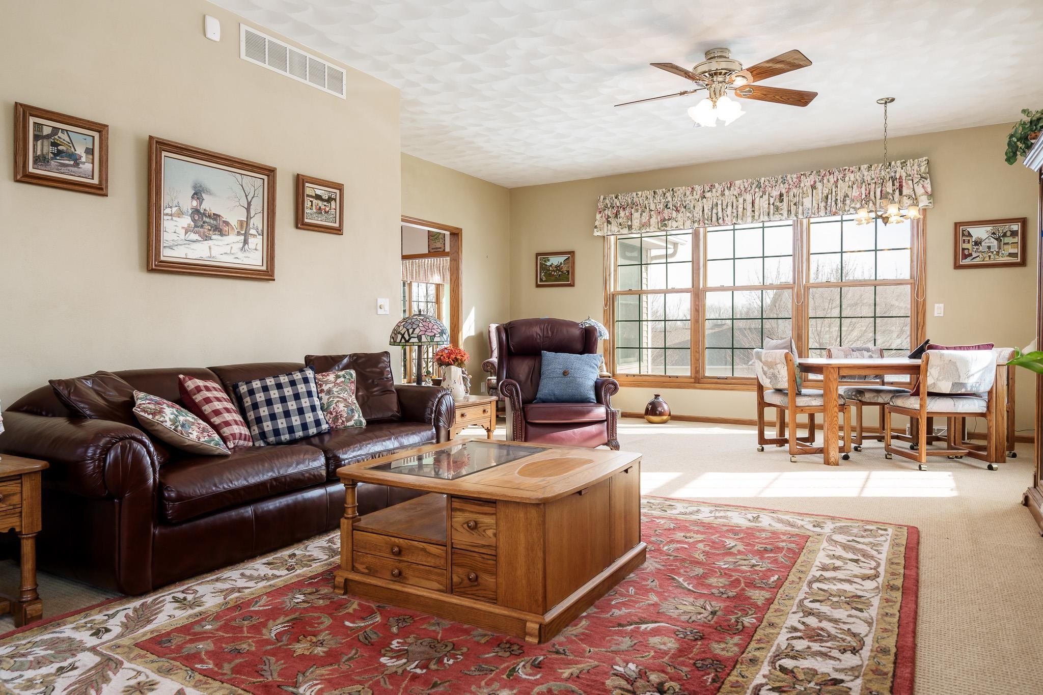 9293 Forest Ridge Drive Roscoe, IL 61073 - Photo 6 of 37