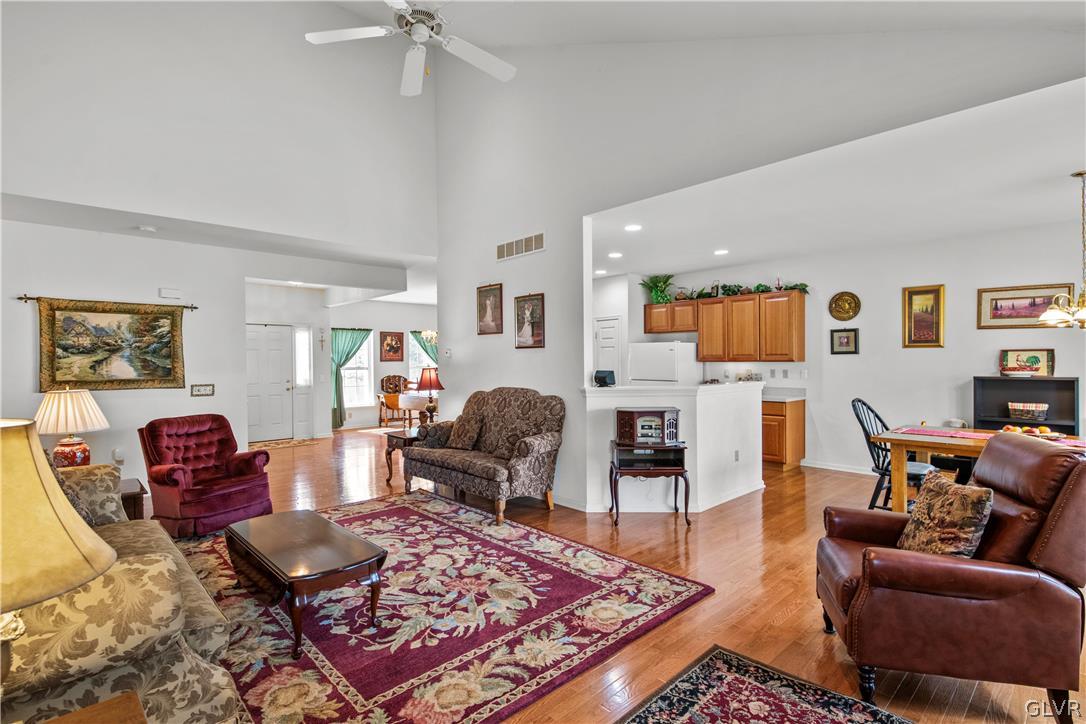1407 Fox Ridge Easton, PA 18040 - Photo 4 of 21