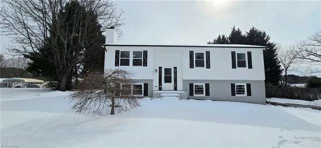 $295,000 | 3317 Coventry Forest Lane, King, NC 27021