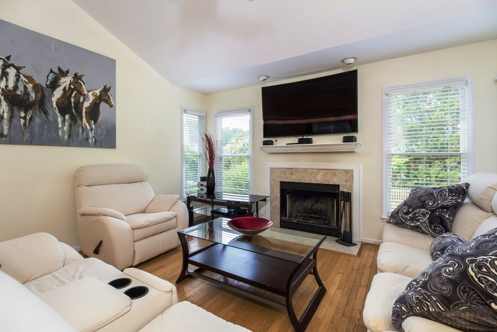 5914 Forest Ridge Drive Durham, NC 27713 - Photo 3 of 25 Living Room