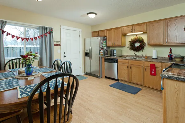 $1,995 | 831 Weeks Avenue Southeast, Minneapolis, MN 55414