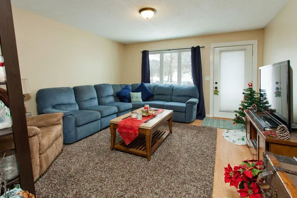 $1,995 | 831 Weeks Avenue Southeast, Minneapolis, MN 55414