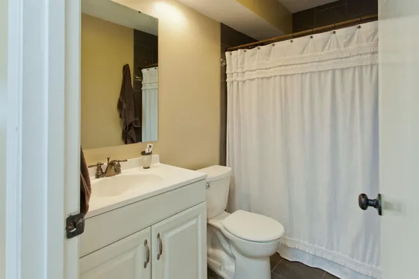 $1,995 | 831 Weeks Avenue Southeast, Minneapolis, MN 55414