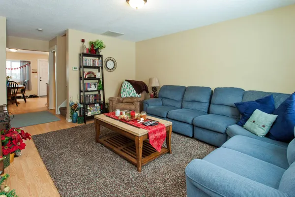 $1,995 | 831 Weeks Avenue Southeast, Minneapolis, MN 55414