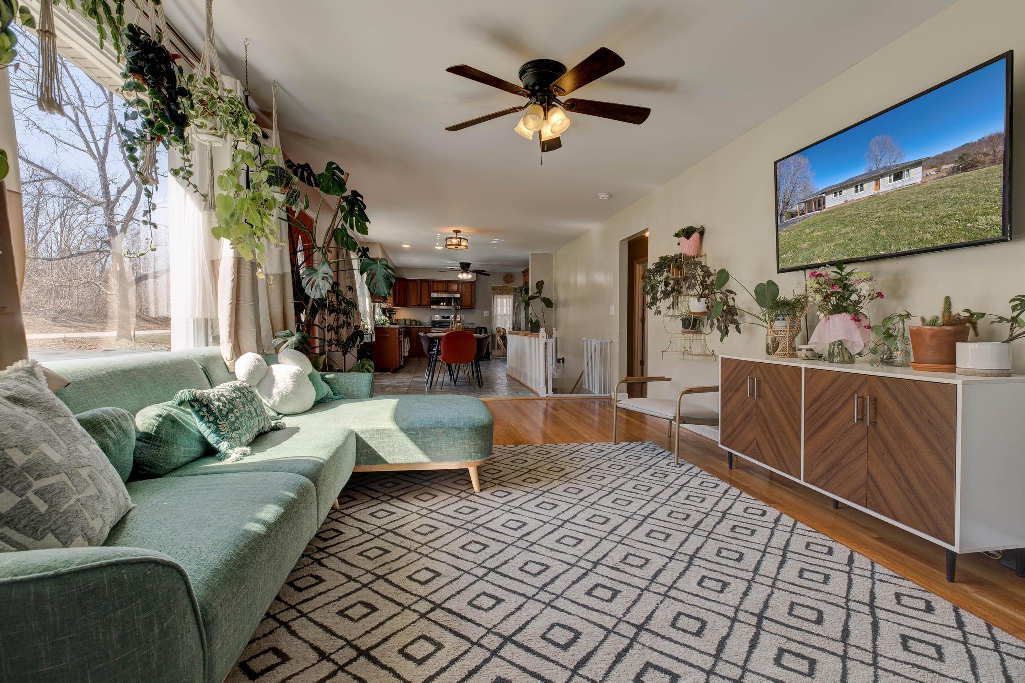 340 Reffitt Road Jeffersonville, KY 40337 - Photo 5 of 24 PWM25433_4_5-Edit-2