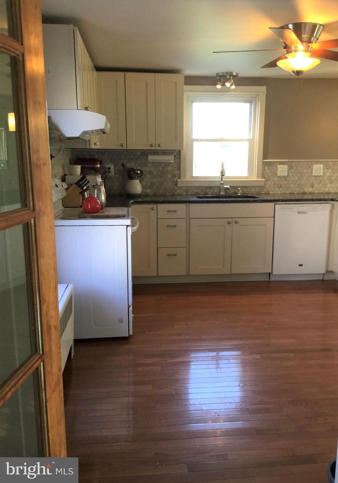 124 West 6th Avenue Ranson, WV 25438 - Photo 10 of 36
