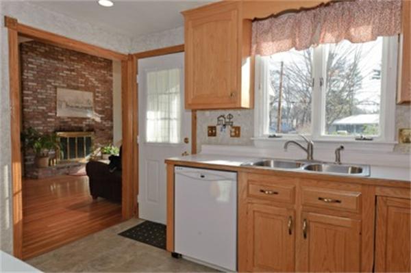 22 Liberty Road Hingham, MA 02043 - Photo 8 of 25