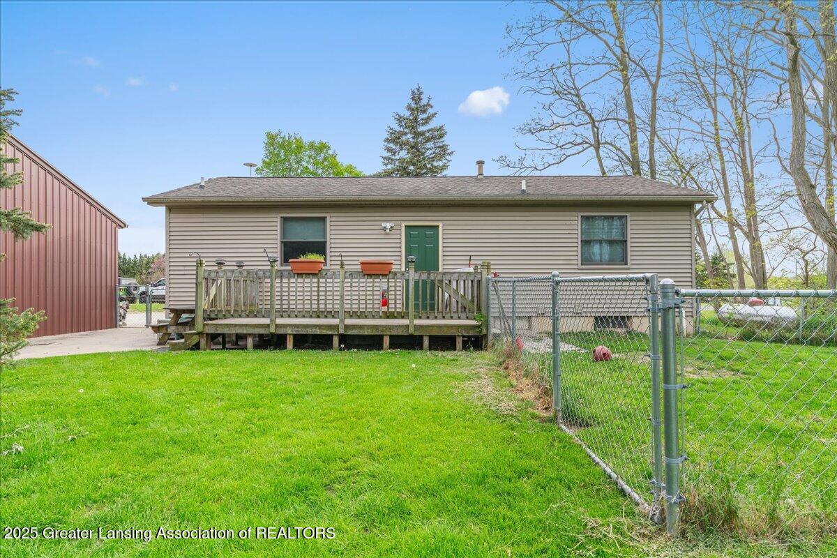 10111 Kinneville Road Eaton Rapids, MI 48827 - Photo 15 of 31 12-Media Jett - 09