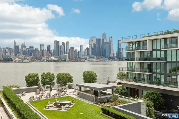 $6,950 | 1000 Ave At Port Imperial, Unit 512, Weehawken, NJ 07086