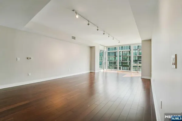 $6,950 | 1000 Ave At Port Imperial, Unit 512, Weehawken, NJ 07086