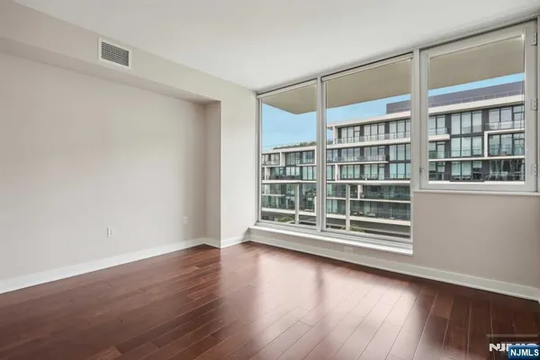 $6,950 | 1000 Ave At Port Imperial, Unit 512, Weehawken, NJ 07086