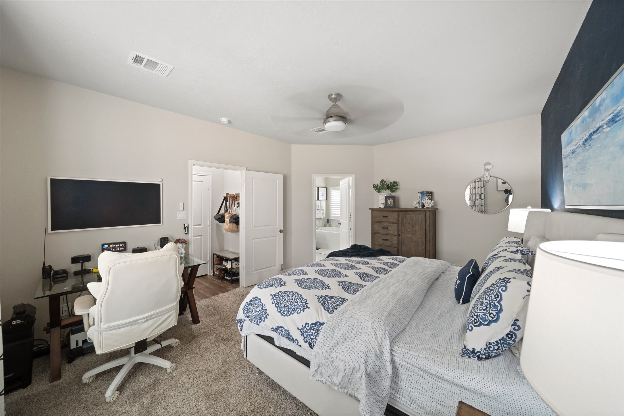 1300 Kingsgate Drive Bryan, TX 77807 - Photo 17 of 30 Primary so spacious it has room for desk