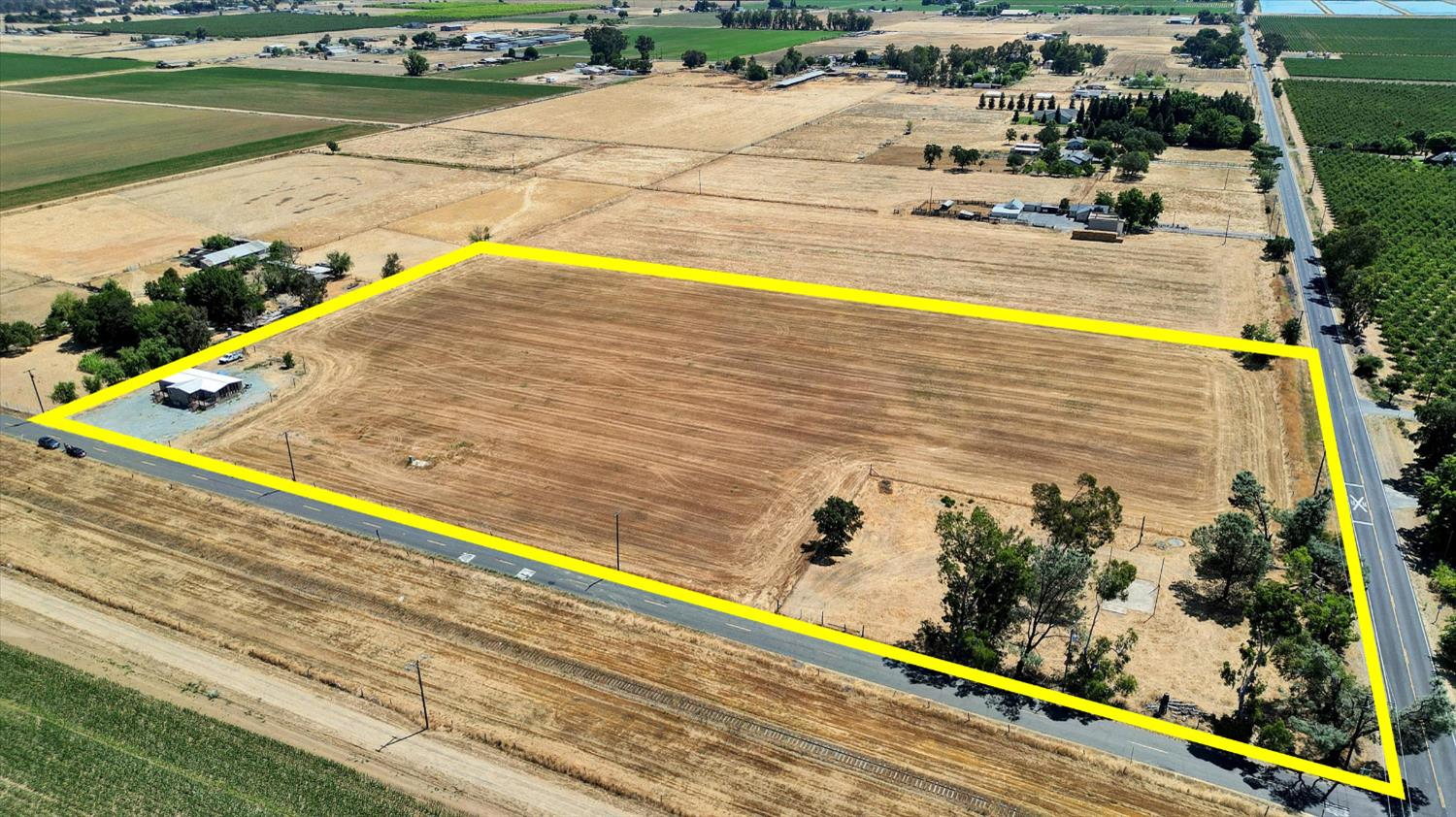 11705 Simmerhorn Road Galt, CA 95632 - Photo 3 of 39 a view of swimming pool with a lawn chairs