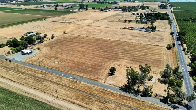 a view of bathroom with bathtub