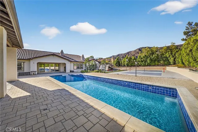 $2,298,000 | 332 Snapdragon Lane, Glendora, CA 91741
