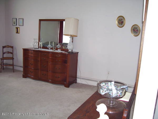 203 Main Street Moosic, PA 18507 - Photo 9 of 17 Gallery Image 9