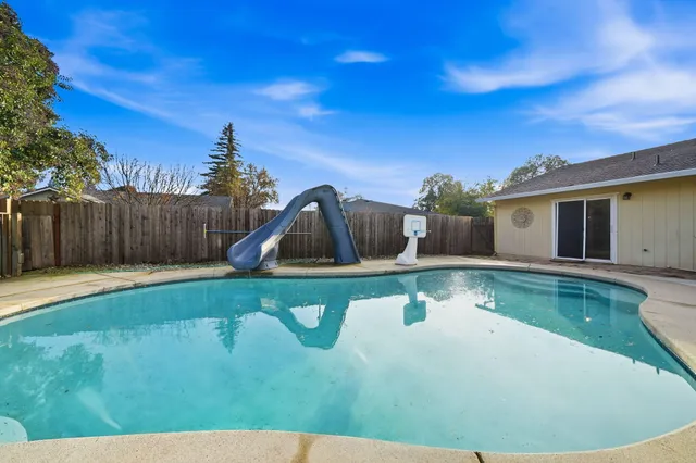 $409,900 | 2771 North Street, Anderson, CA 96007