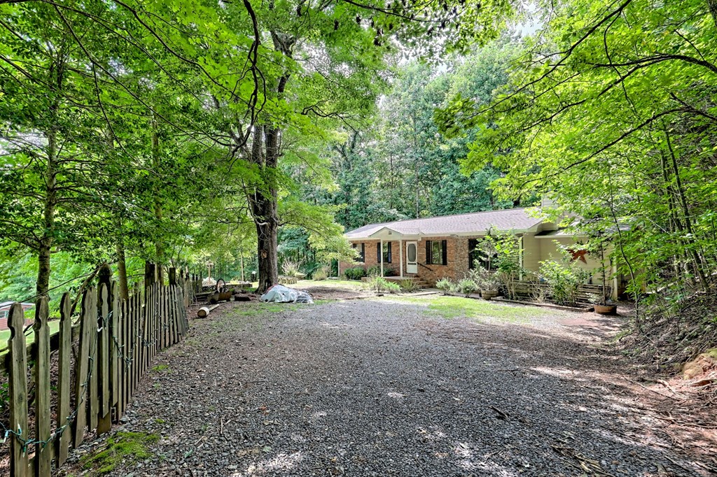1054 Sutton Road Hiawassee, GA 30546 - Photo 4 of 53 Gallery Image 4