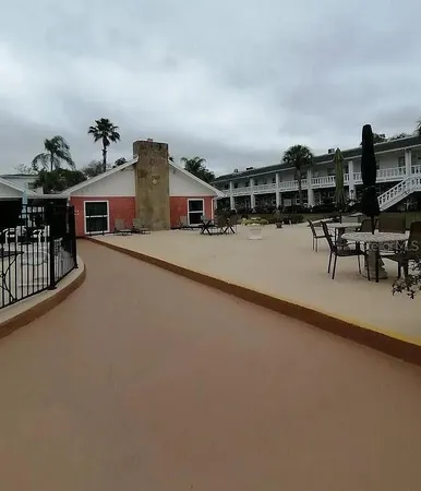 $1,200 | 4744 Azalea Drive, Unit 204, New Port Richey, FL 34652