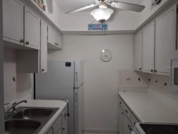 $1,200 | 4744 Azalea Drive, Unit 204, New Port Richey, FL 34652