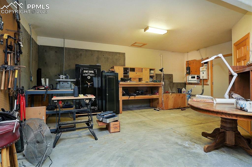 4330 Elkhorn Road Cotopaxi, CO 81223 - Photo 28 of 37 a view of a workspace with furniture
