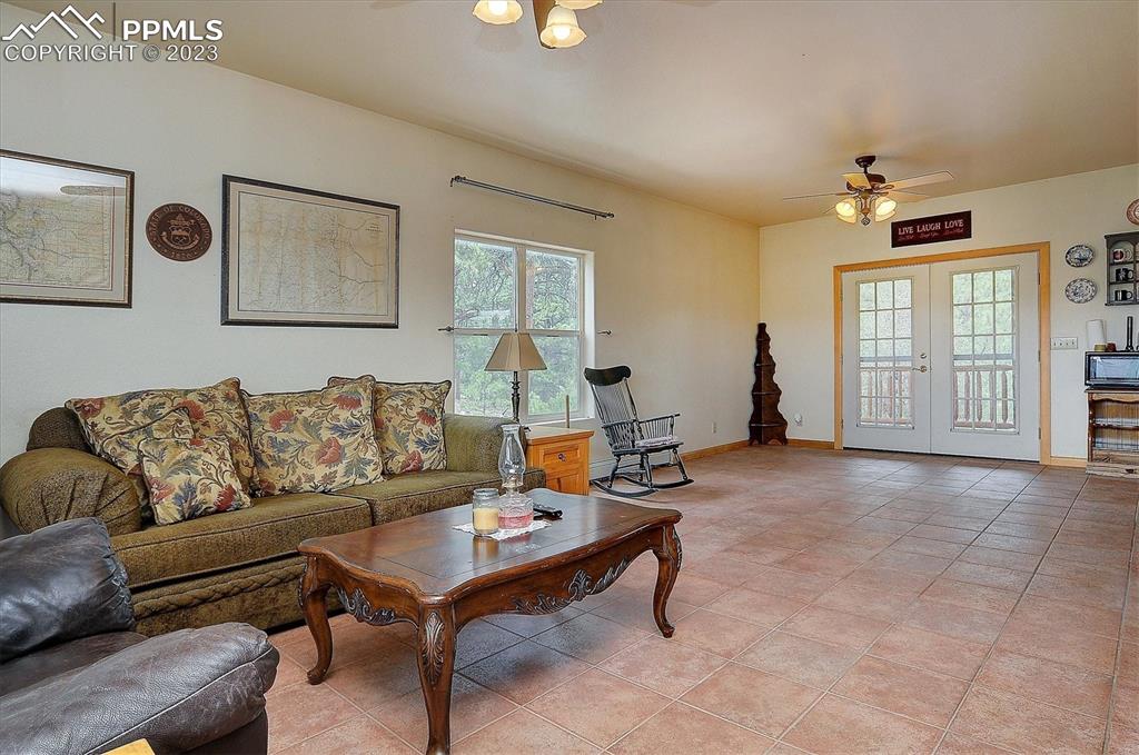4330 Elkhorn Road Cotopaxi, CO 81223 - Photo 7 of 37 a living room with furniture and a window