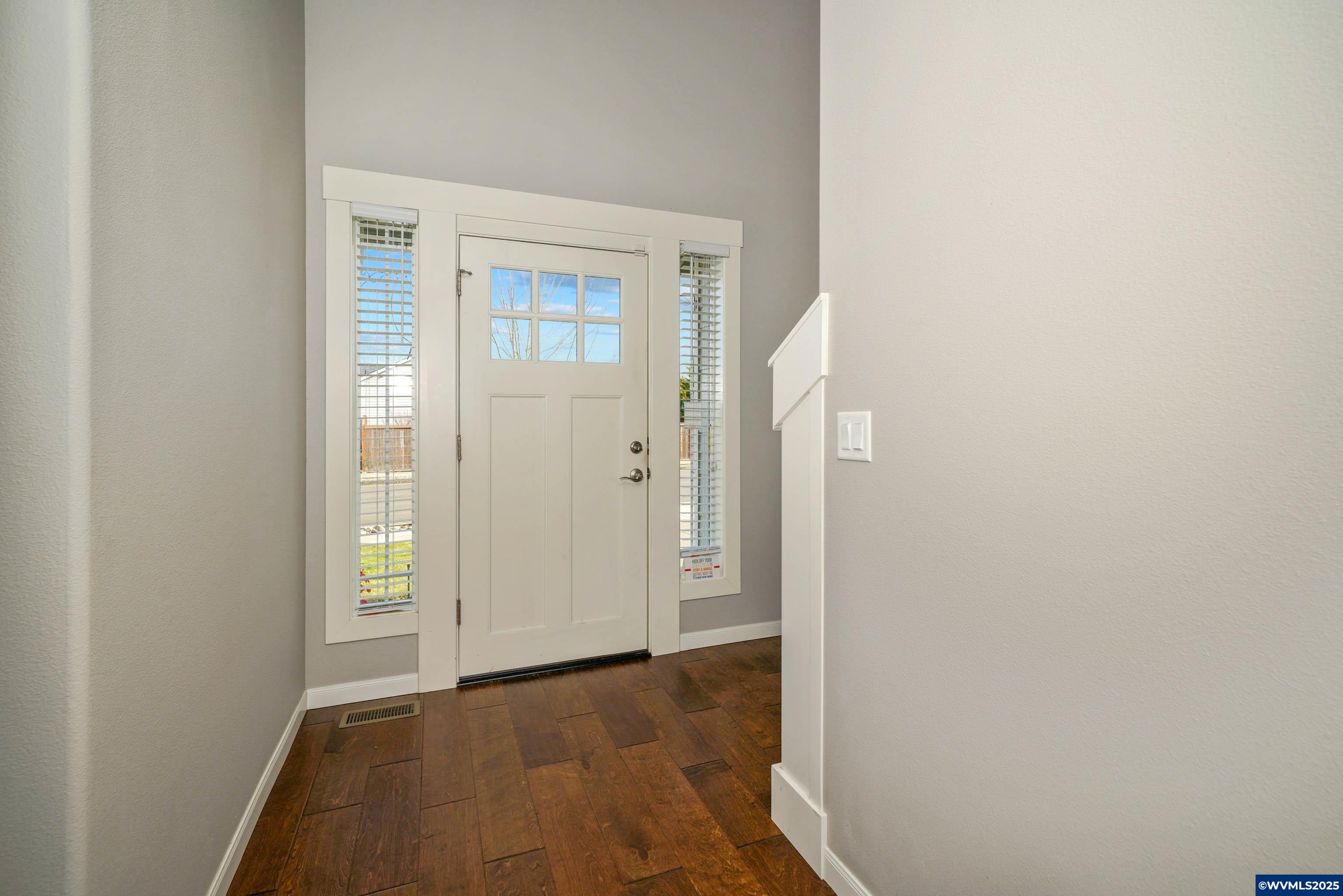 6082 Northeast Tuscan Loop Albany, OR 97321 - Photo 5 of 43 Gallery Image 5
